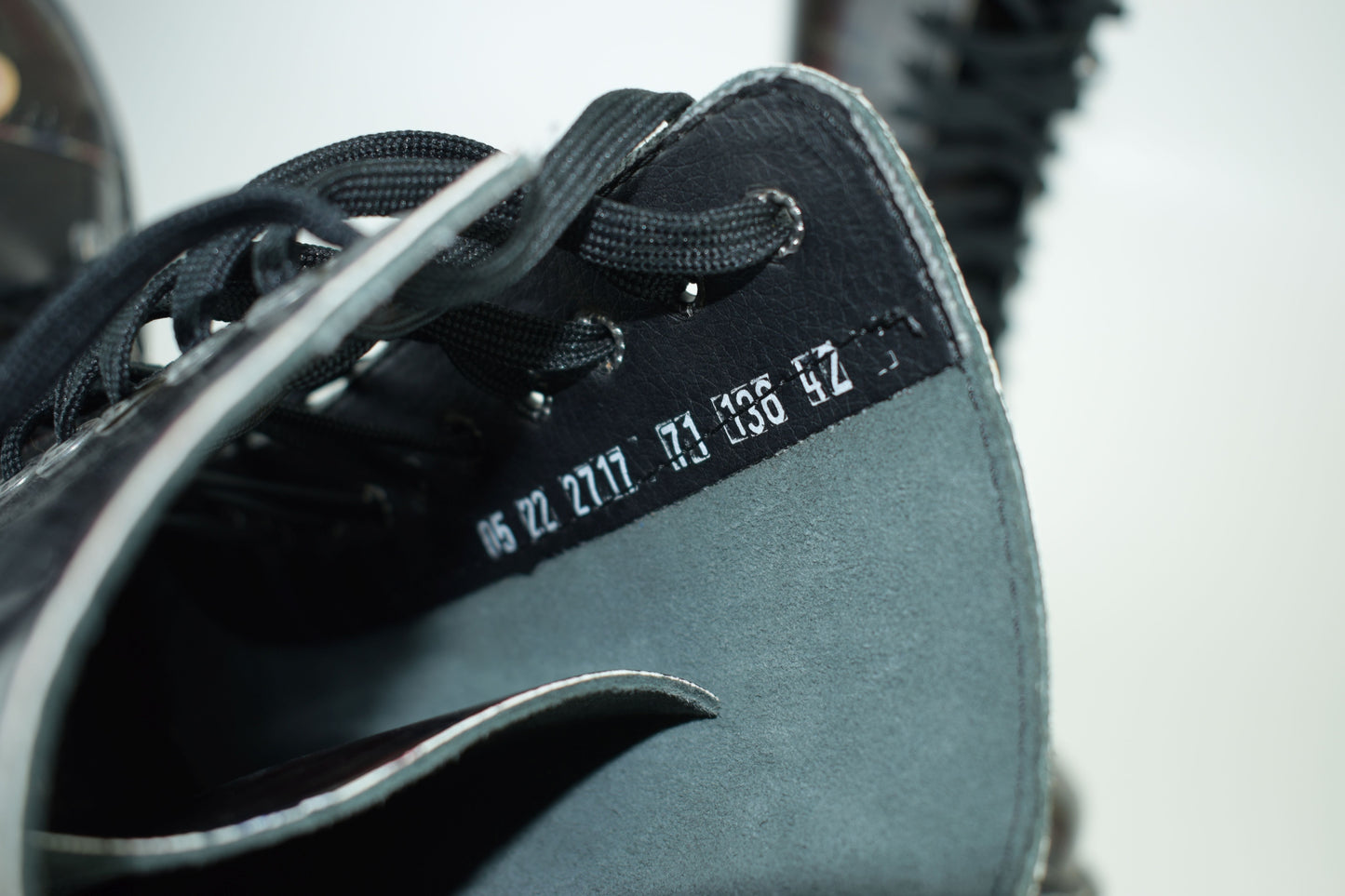 Steel Boots 15 Eyelets UK Flag Rub Off Size EU42, Excellent 10/10