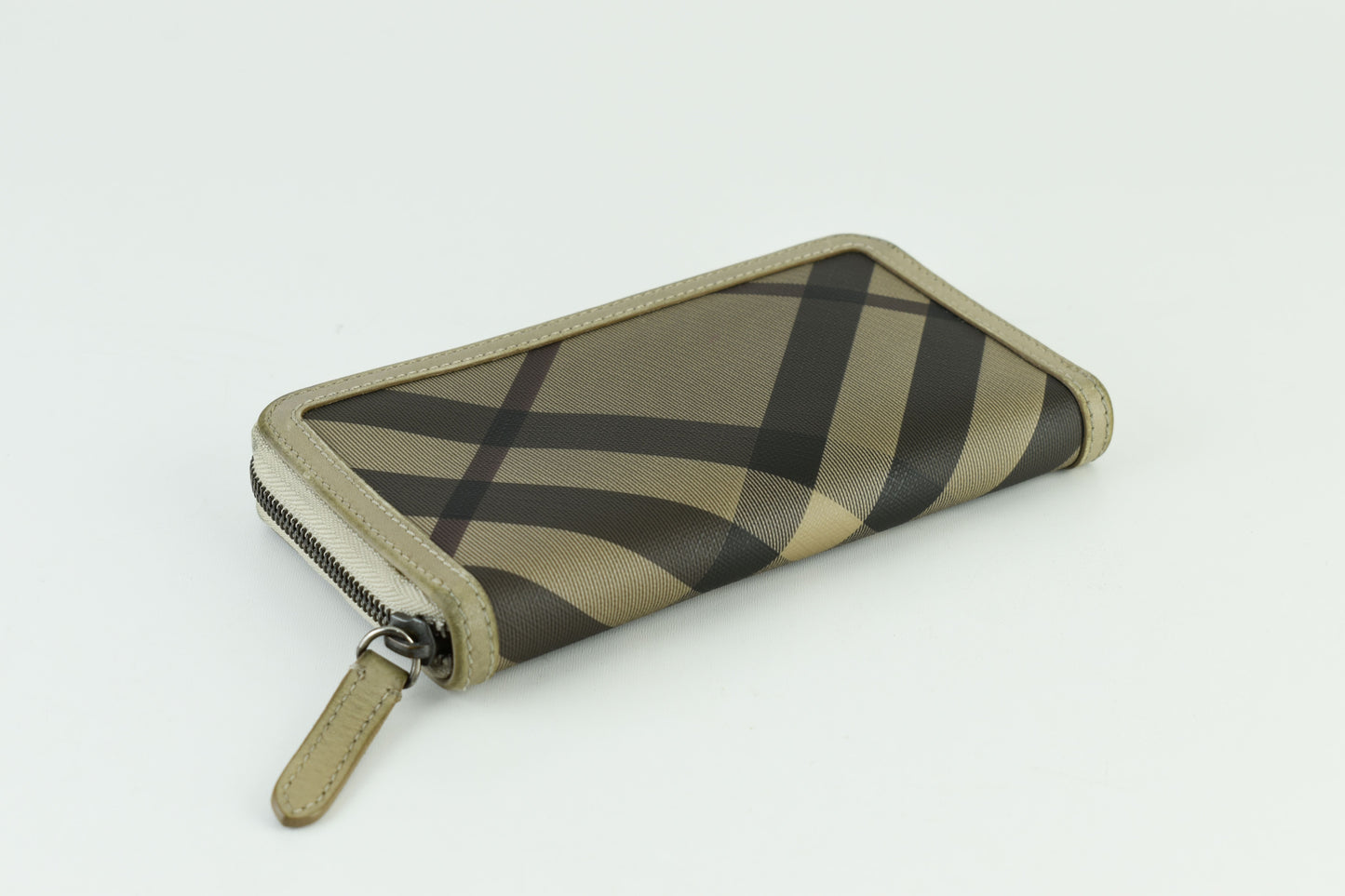 Burberry Grey Smoked Check PVC And Leather Zip Around Women Wallet 19cm, V.Good 7/10