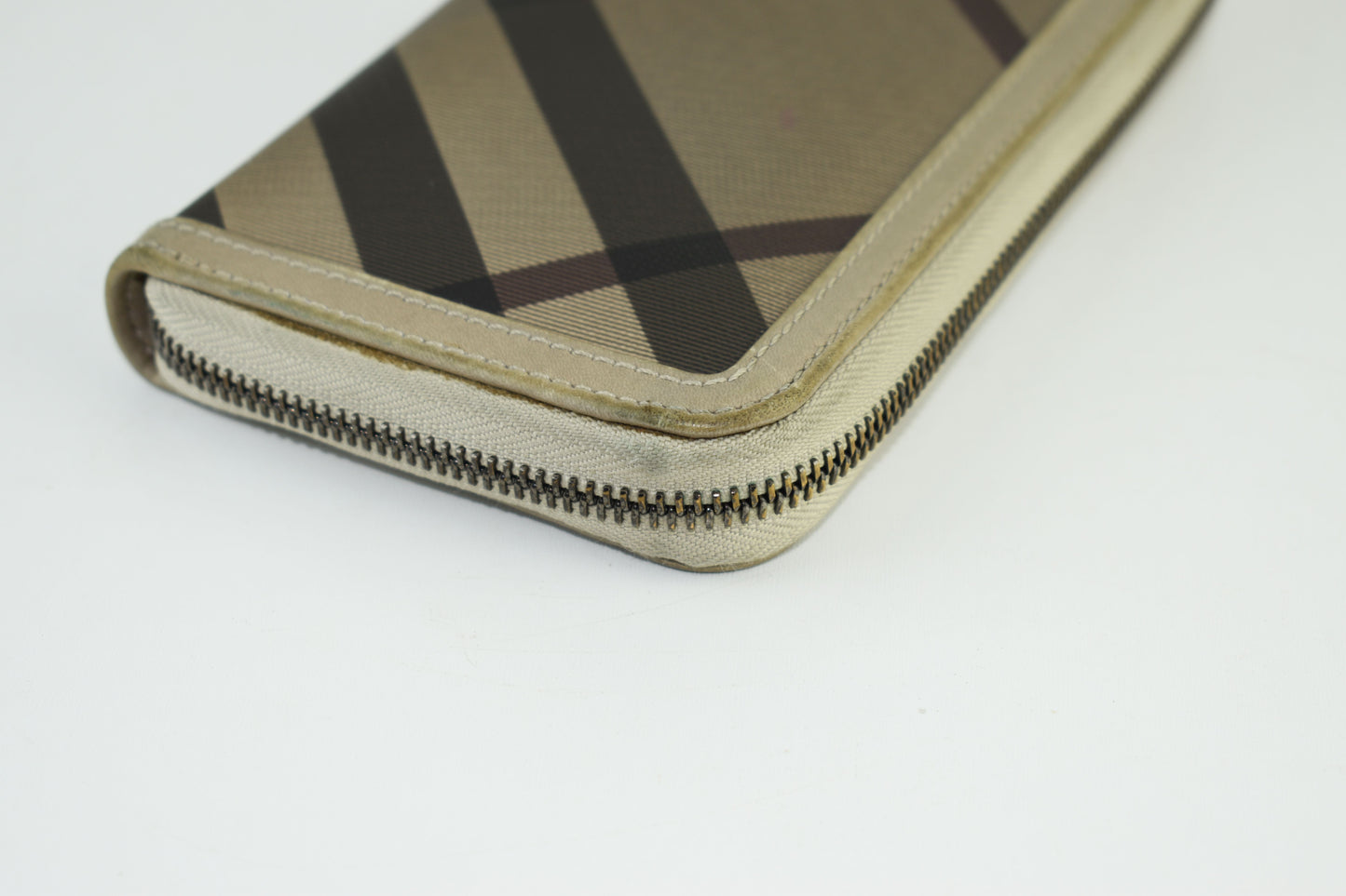 Burberry Grey Smoked Check PVC And Leather Zip Around Women Wallet 19cm, V.Good 7/10