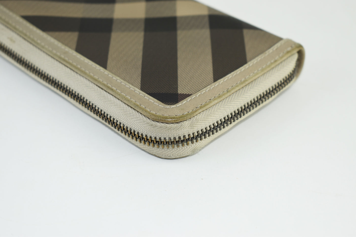 Burberry Grey Smoked Check PVC And Leather Zip Around Women Wallet 19cm, V.Good 7/10