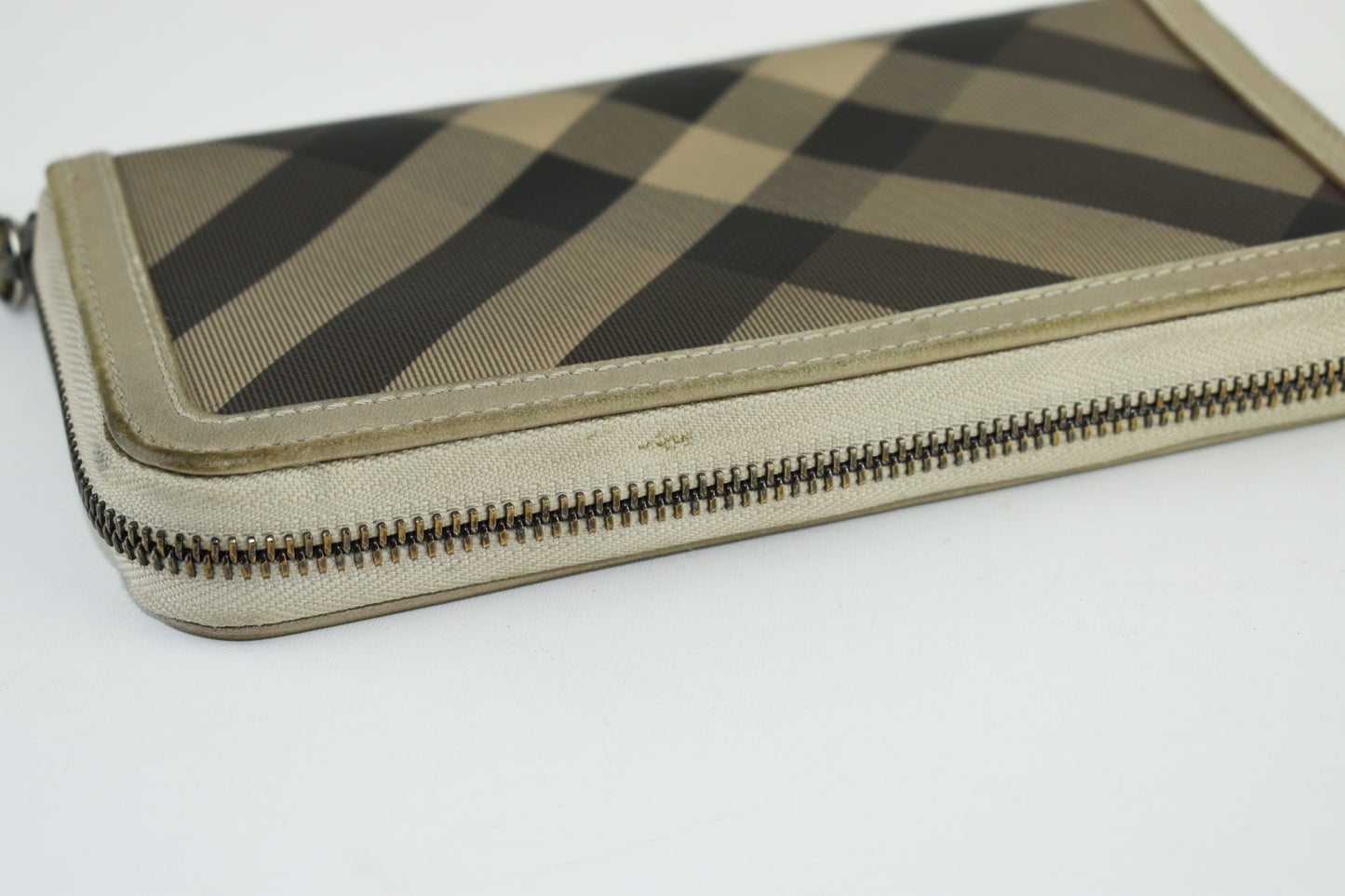 Burberry Grey Smoked Check PVC And Leather Zip Around Women Wallet 19cm, V.Good 7/10