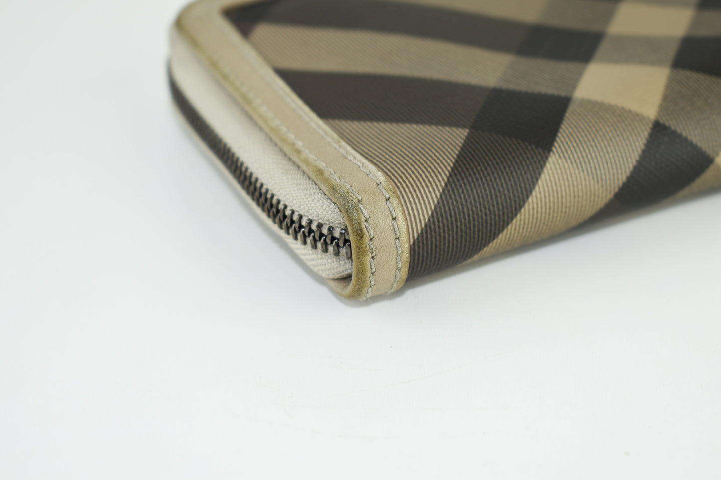 Burberry Grey Smoked Check PVC And Leather Zip Around Women Wallet 19cm, V.Good 7/10