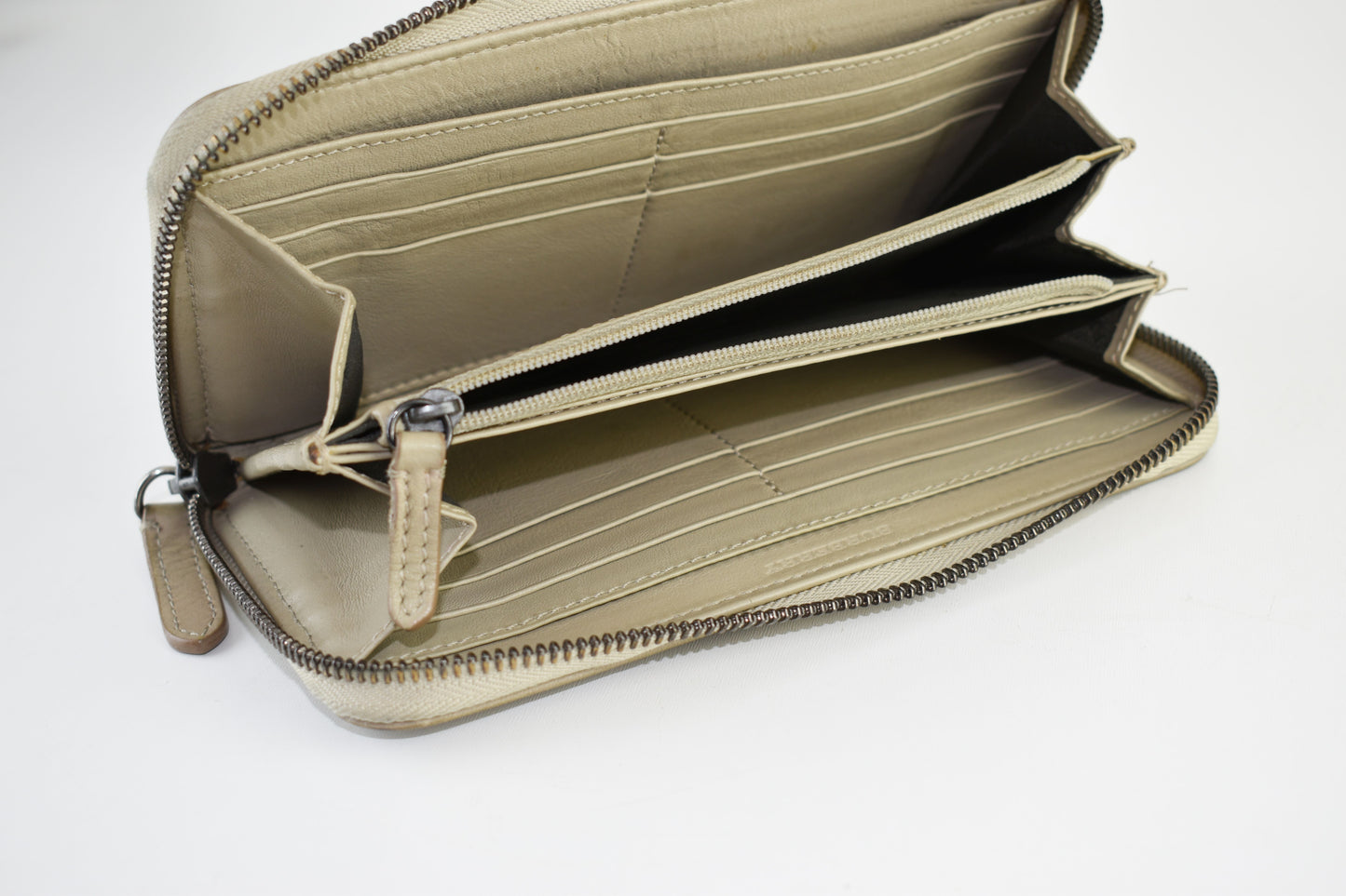 Burberry Grey Smoked Check PVC And Leather Zip Around Women Wallet 19cm, V.Good 7/10
