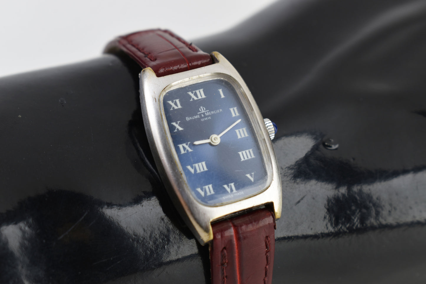 Baume et Mercier Gents Tanq style Unisex watchs, V.Good 7/10