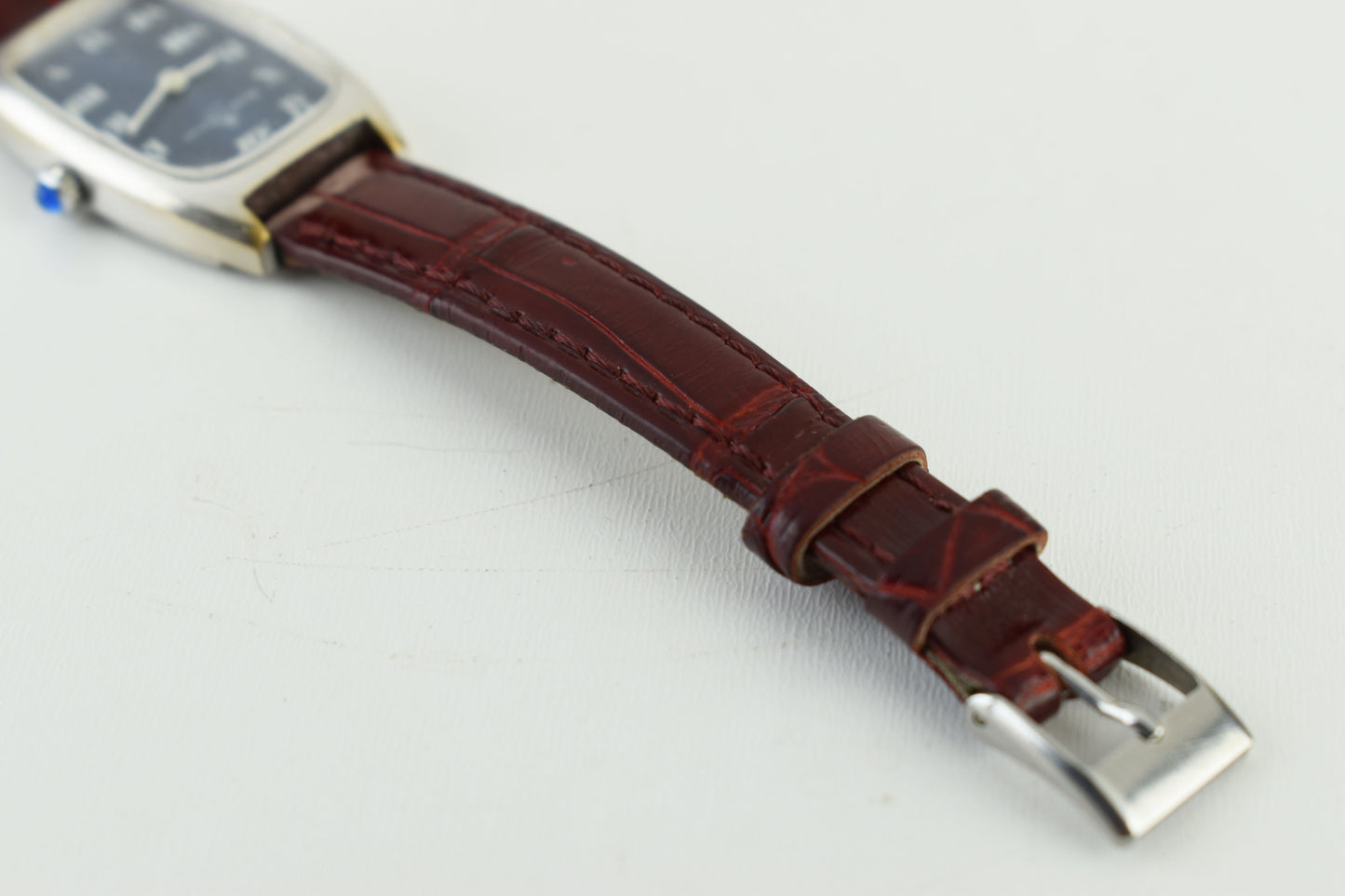 Baume et Mercier Gents Tanq style Unisex watchs, V.Good 7/10