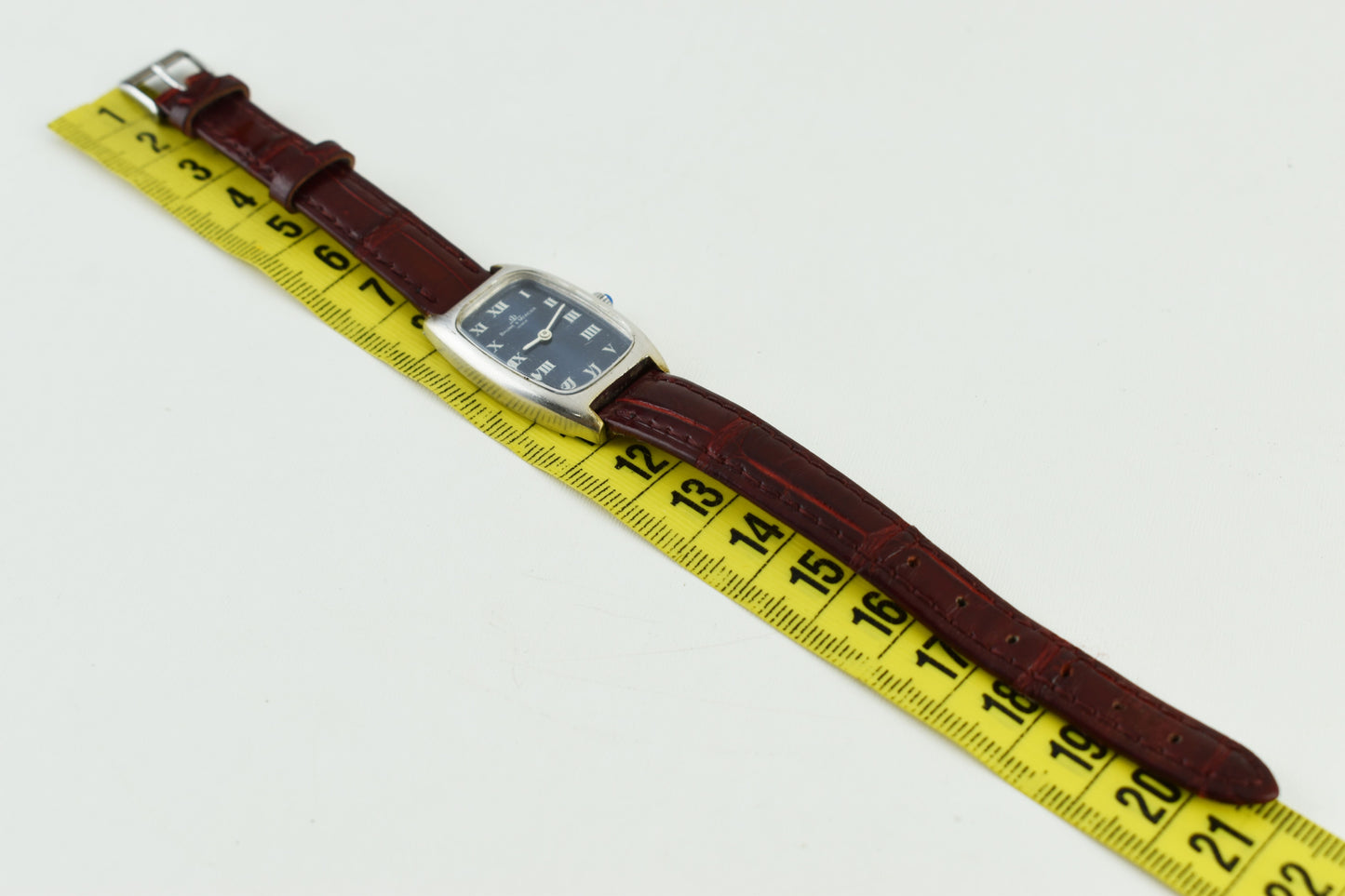 Baume et Mercier Gents Tanq style Unisex watchs, V.Good 7/10