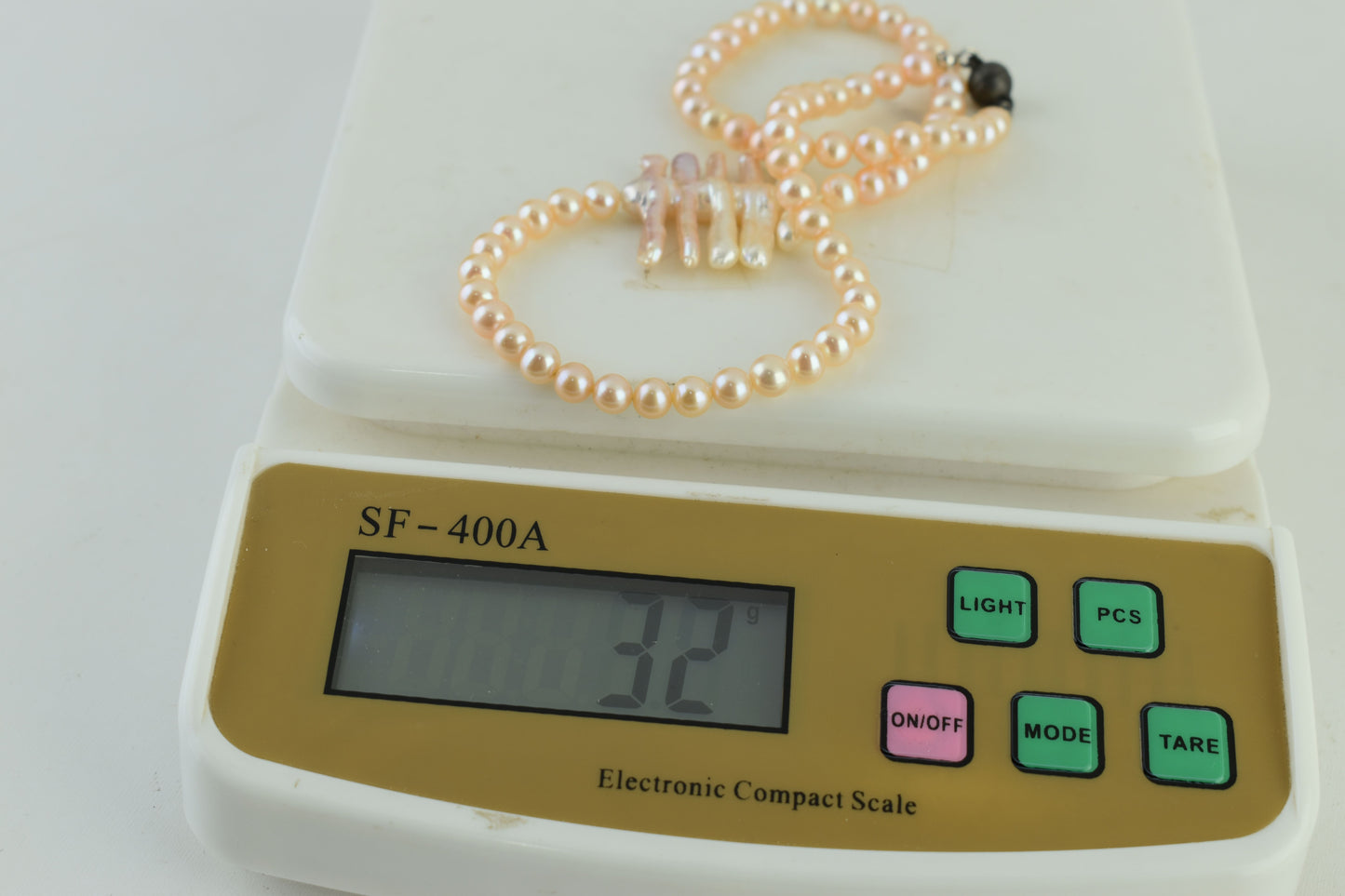 Langer Austria Creamy Ø 6.4mm Pearls , 46cm Long, 32g, Women Necklace, Excellent 9/10