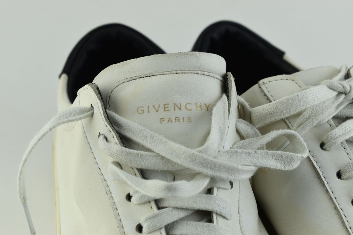 GIVENCHY PARIS Urban Street Low White Men Sneaker Size EU 40, Good 6/10