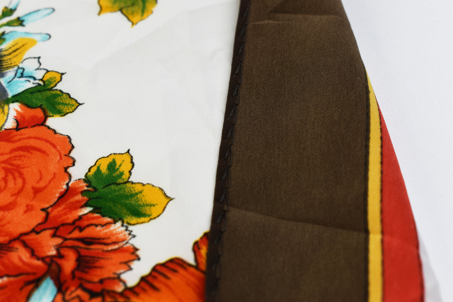 GIANNI VERSACE Puppy Garden 100% silk scarf Paris France, Excellent 9/10