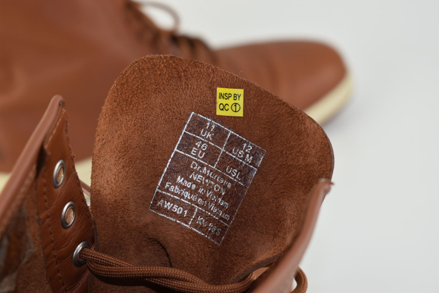 Dr. Martens Newton Men AirWair 8 Eye Lite Boots Brown Unisex Size EU 46, V.Good 7/10