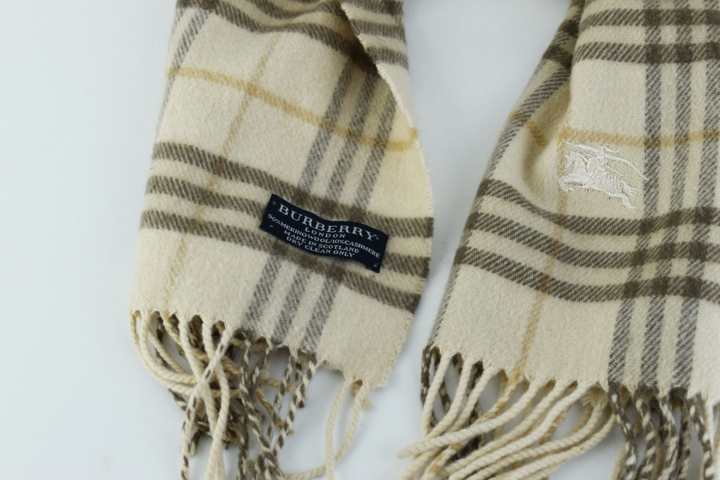 Burberry London wool & cashmere scarf 29cm x 172cm, Excellent 9/10