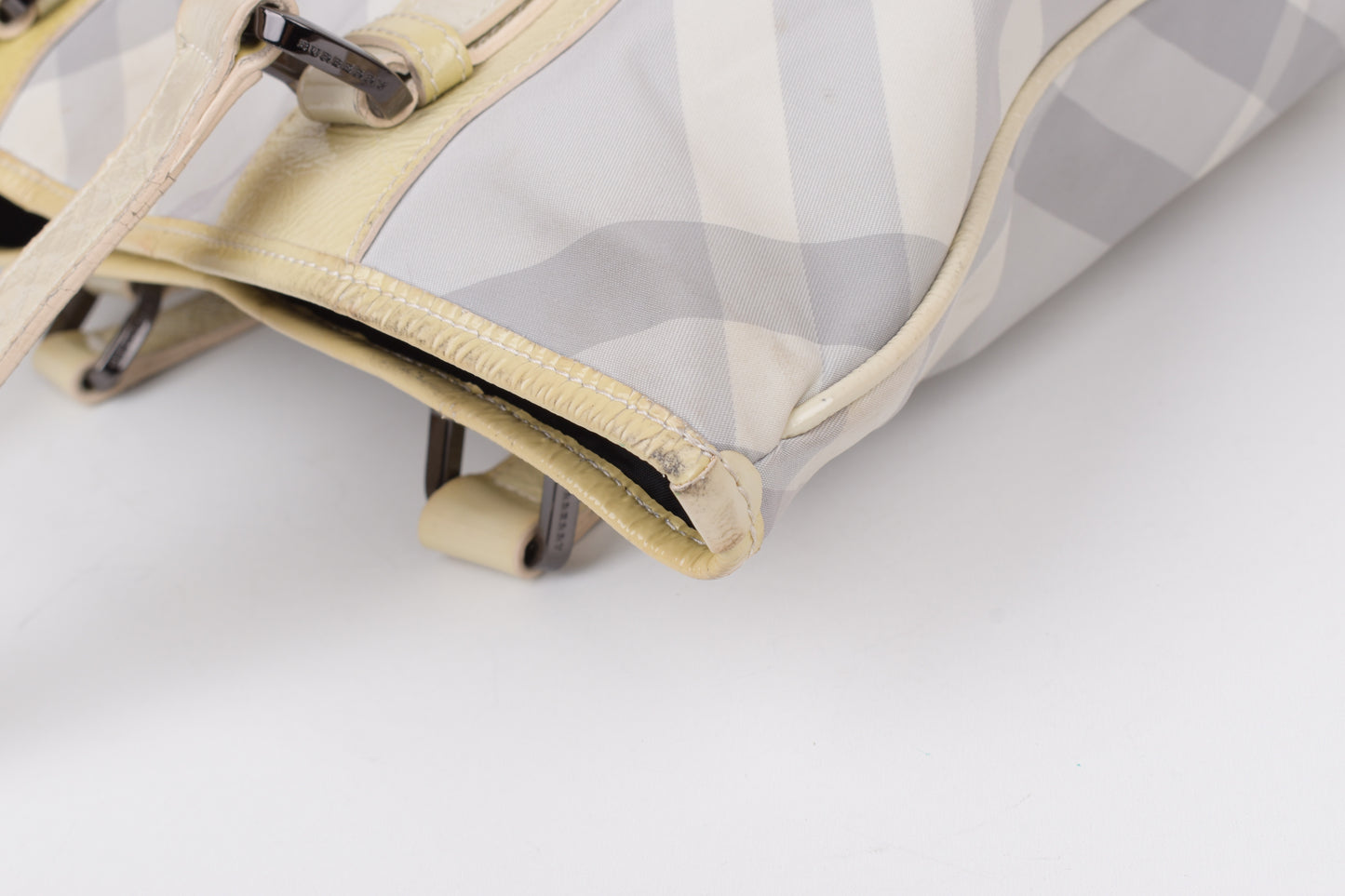 * Burberry White Beat Check Nylon Victoria Tote Bag, Made in Italy, 27x30cm, Good 6/10