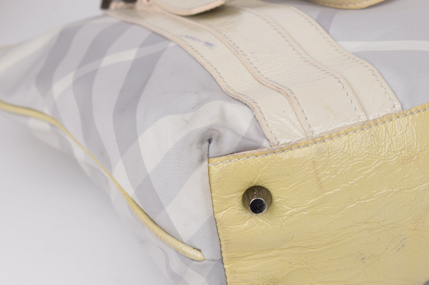 * Burberry White Beat Check Nylon Victoria Tote Bag, Made in Italy, 27x30cm, Good 6/10
