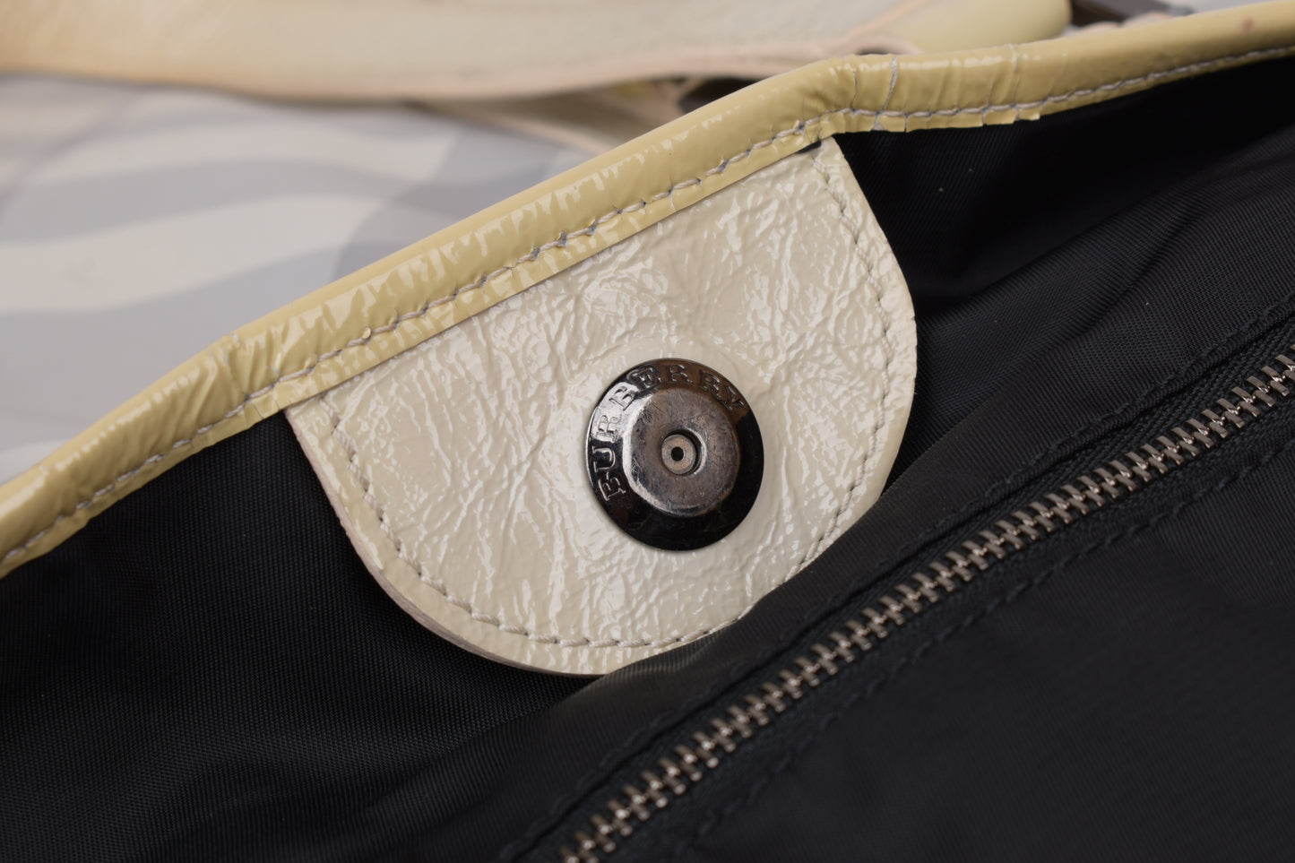 * Burberry White Beat Check Nylon Victoria Tote Bag, Made in Italy, 27x30cm, Good 6/10