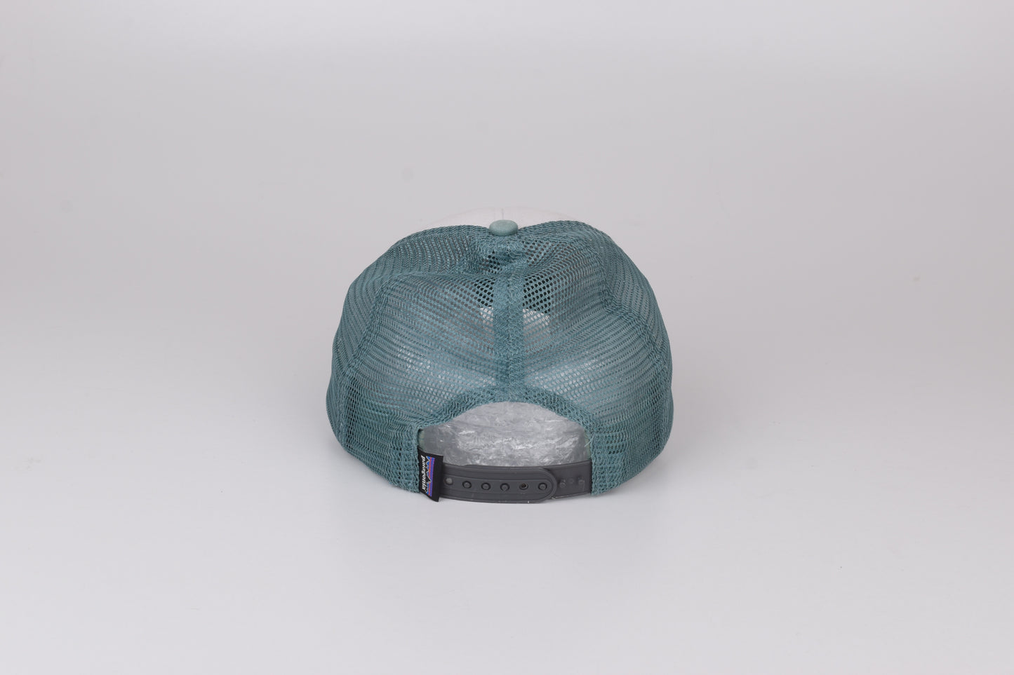 * Patagonia Shop Sticker Patch Trucker Hat (White w/Forge Grey) Cap, V.Good 8/10