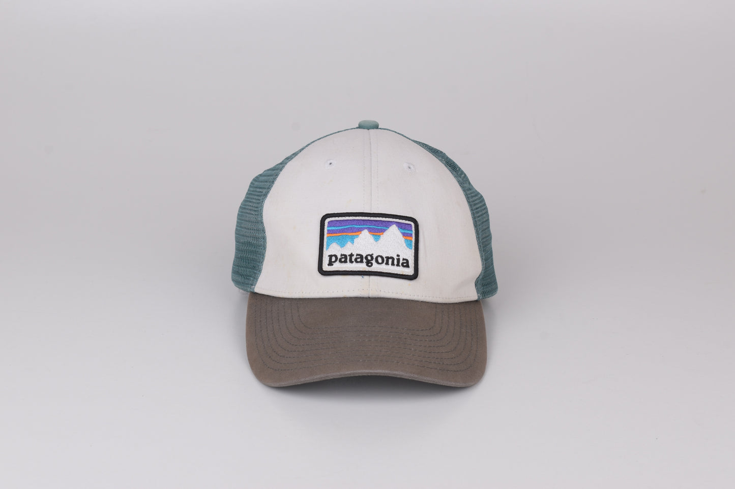 * Patagonia Shop Sticker Patch Trucker Hat (White w/Forge Grey) Cap, V.Good 8/10
