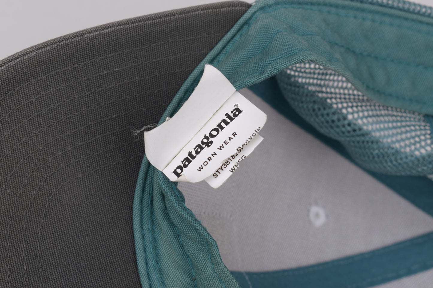 * Patagonia Shop Sticker Patch Trucker Hat (White w/Forge Grey) Cap, V.Good 8/10