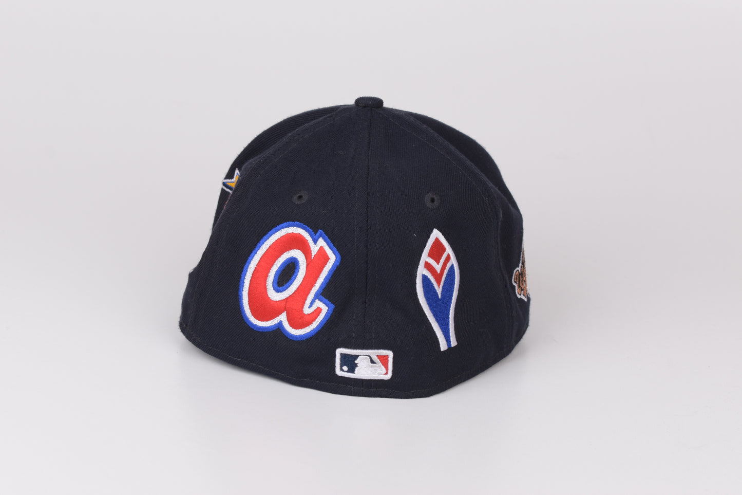 * Navy Blue Atlanta Braves Team Patch Pride New Era 59fifty Cap Hat, Size 7 55,8cm Excellent 9/10