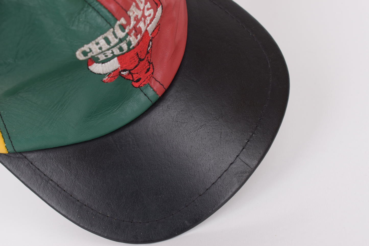 Vintage Chicago Bulls Leather SnapBack Hat Adidas Made In USA, V.Good 8/10