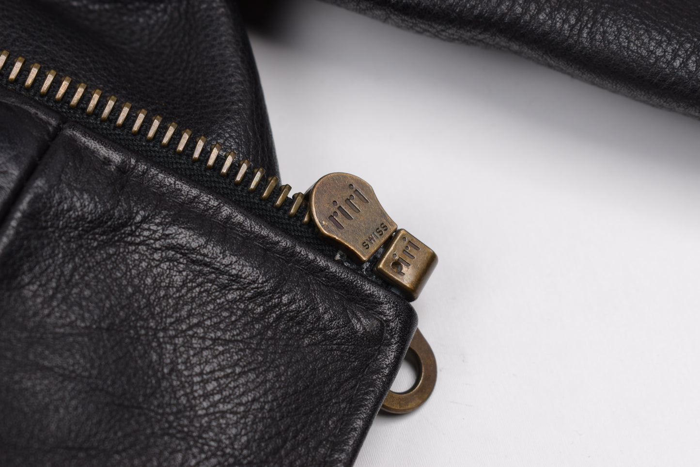 * Classic Mauritius Men Oversize Black Leather Bomber Jacket, riri Zipper, Size M, Excellent 10/10