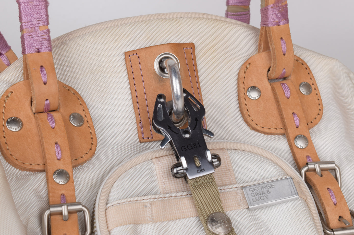 * George Gina & Lucy "Cortina Deluxe" Polyster and Leather White Shoulder Bag 37x25cm Excellent 9/10 *