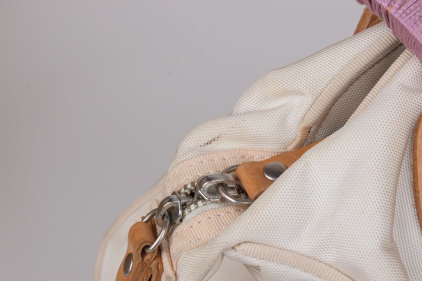 * George Gina & Lucy "Cortina Deluxe" Polyster and Leather White Shoulder Bag 37x25cm Excellent 9/10 *
