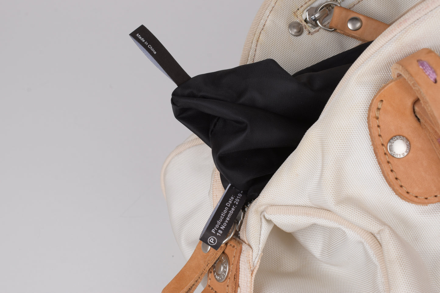 * George Gina & Lucy "Cortina Deluxe" Polyster and Leather White Shoulder Bag 37x25cm Excellent 9/10 *