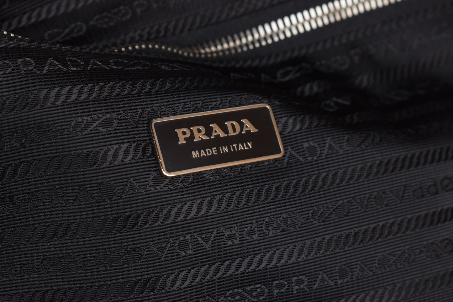 * Prada Large Re-Nylon and Saffiano leather suitcase 60x40x19cm Excellent 9/10