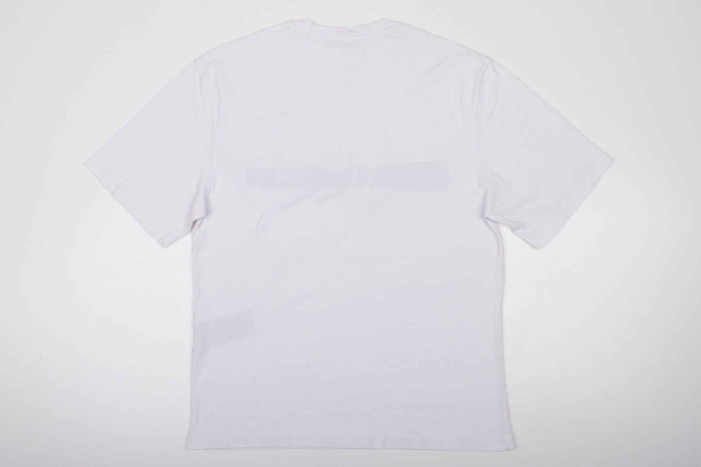 T-shirt blanc pour hommes Balmain avec logo texturé fendu, taille S, très bon état 7/10