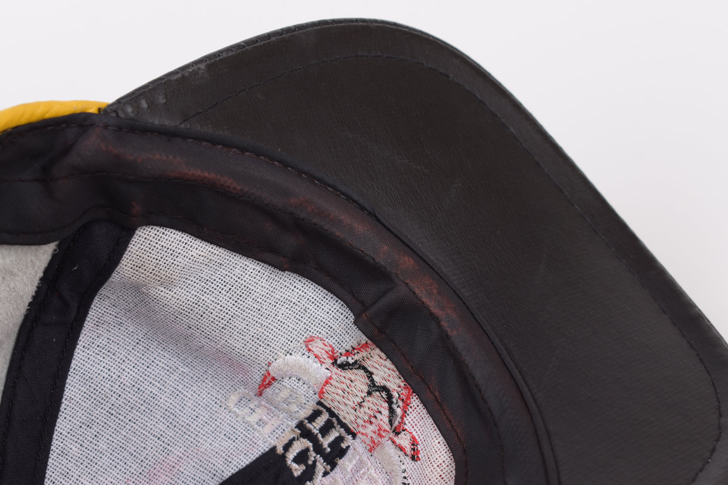 Vintage Chicago Bulls Leather SnapBack Hat Adidas Made In USA, V.Good 8/10
